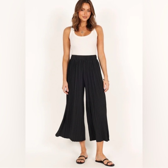 Petal + Pup Cher pants in black Women Size 4 Plisse Crop Office Going out Dressy - Picture 1 of 6